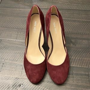 Wine - 9 1/2 M Nine West Monarch Heels